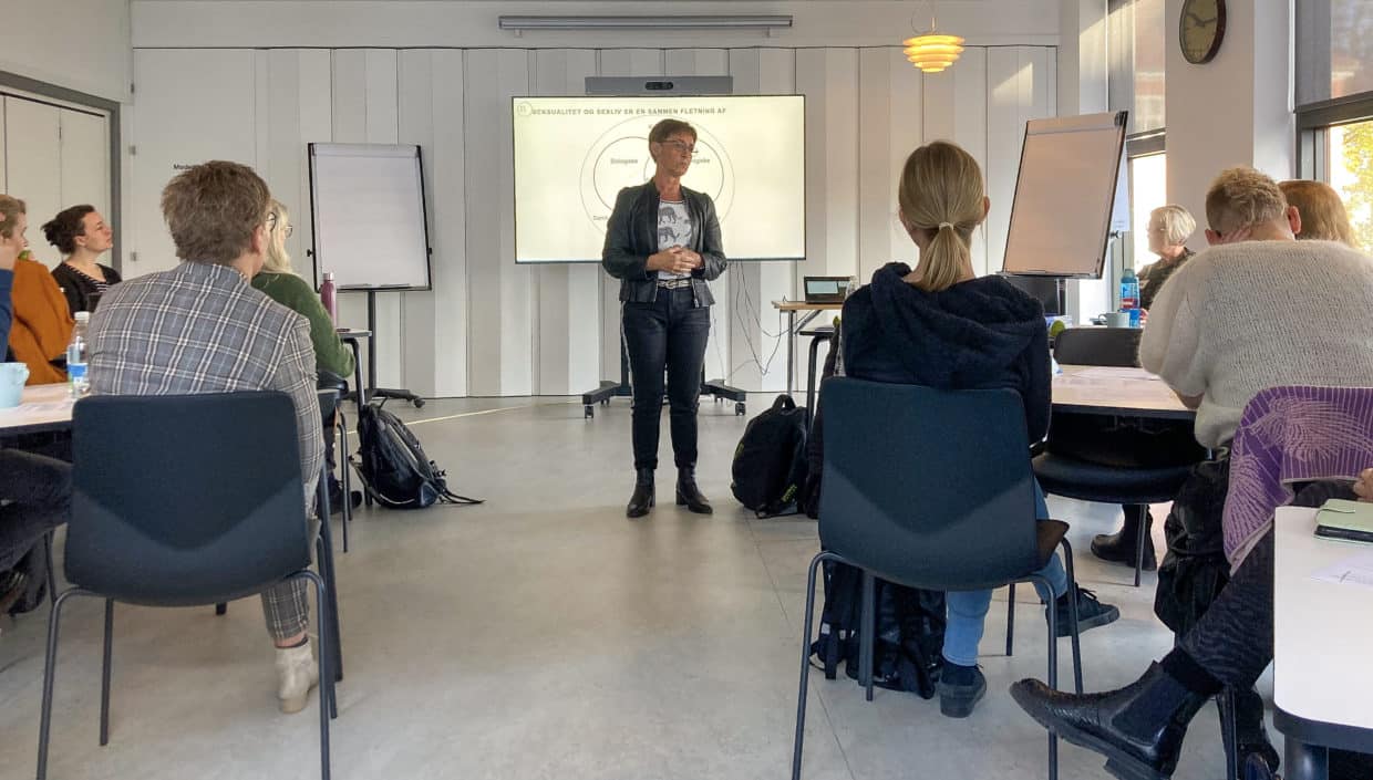 Anette Højer Mikkelsen, specialist i Sexologisk Rådgivning ved Sexologisk Center og Center for Kønsidentitet, Aalborg Universitetshospital fortalte om seksuelle senfølger efter kræft på seneste møde i REHPAs netværk for senfølgeklinikker på kræftområdet.