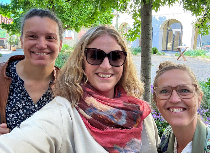 Sarah, Lise og Louise fra INSPIRE-projektet til afsluttende konsortiemøde i Prag i maj 2026