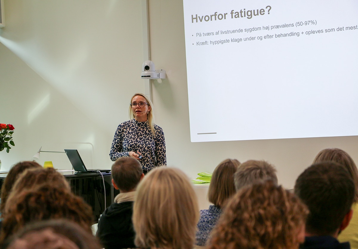 Cecilie Lindström Egholm fortalte om REHPAs fatigueprojekt på tværs af diagnoser